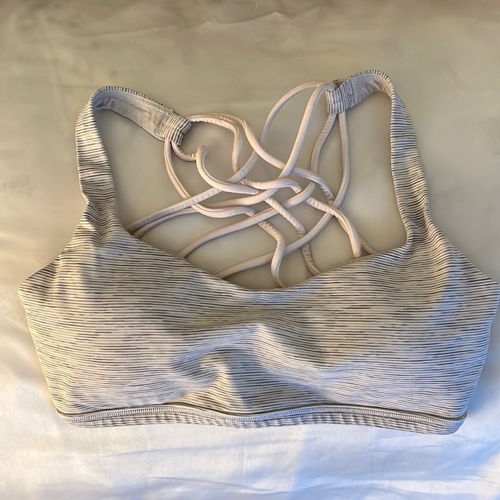Lululemon Free to Be bra size 4